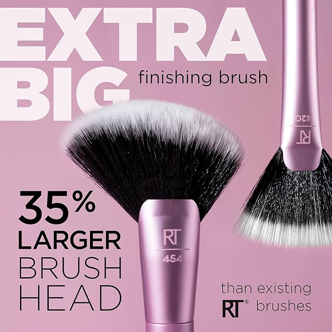 Real Techniques Extra Big Finishing Brush, Large Makeup Brush For Powder Bronzer, Highlight, & Contour, XL Oversized Fan Brush For Quick Application, Cruelty-Free, Synthetic Bristles, 1 Count